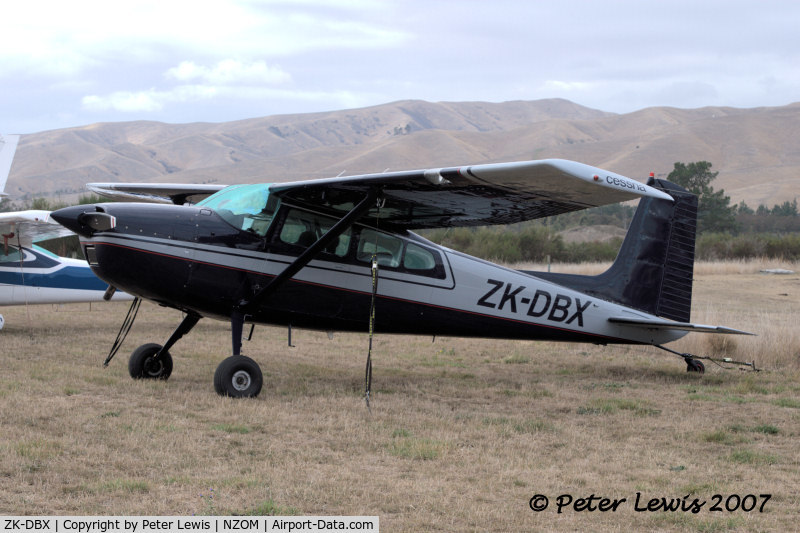 ZK-DBX, Cessna 180H Skywagon C/N 18051872, Dairy Air Ltd., Wellington