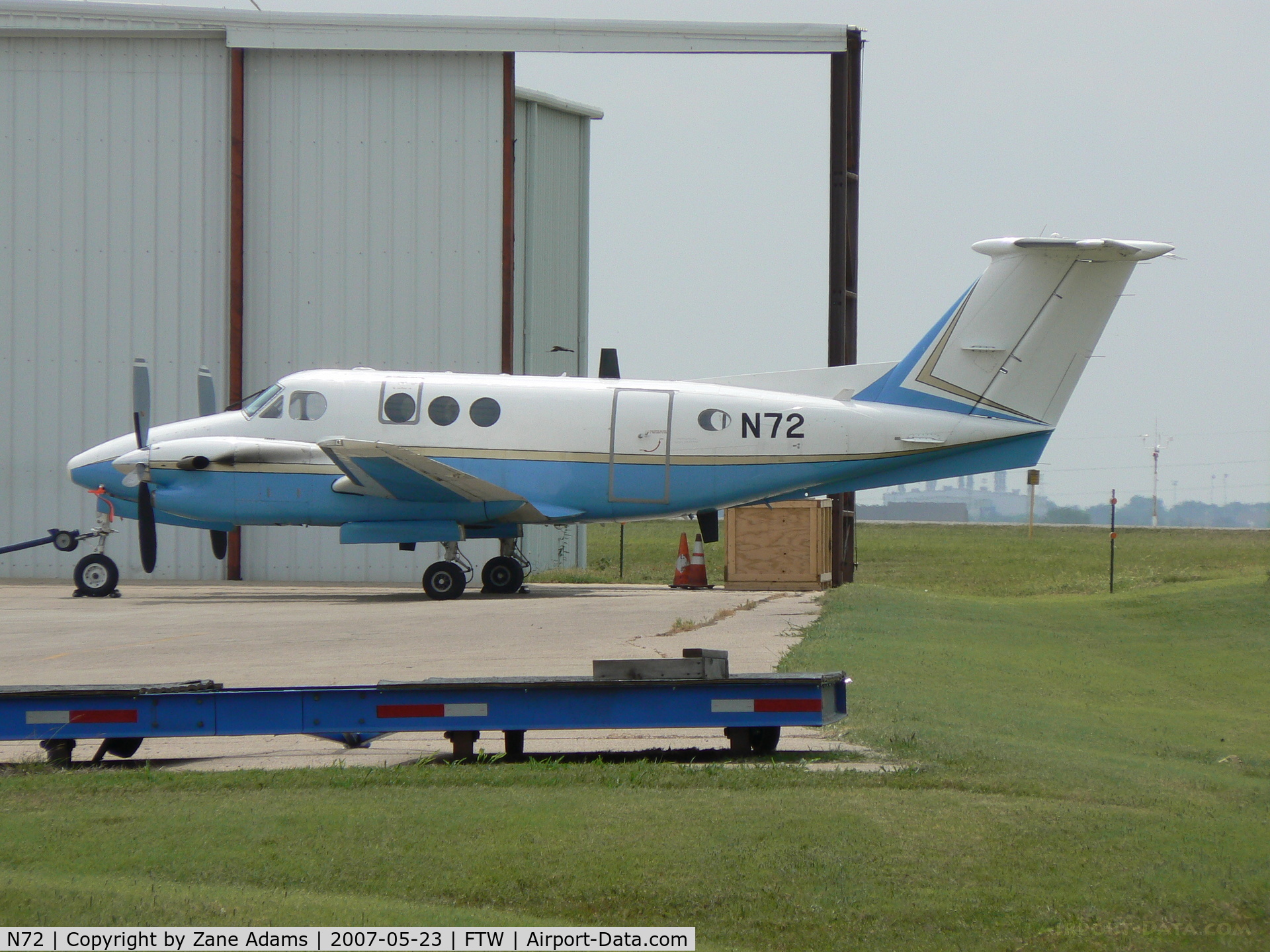 N72, 1988 Beech 300 C/N FF-7, At Texas Jet  - FAA panit