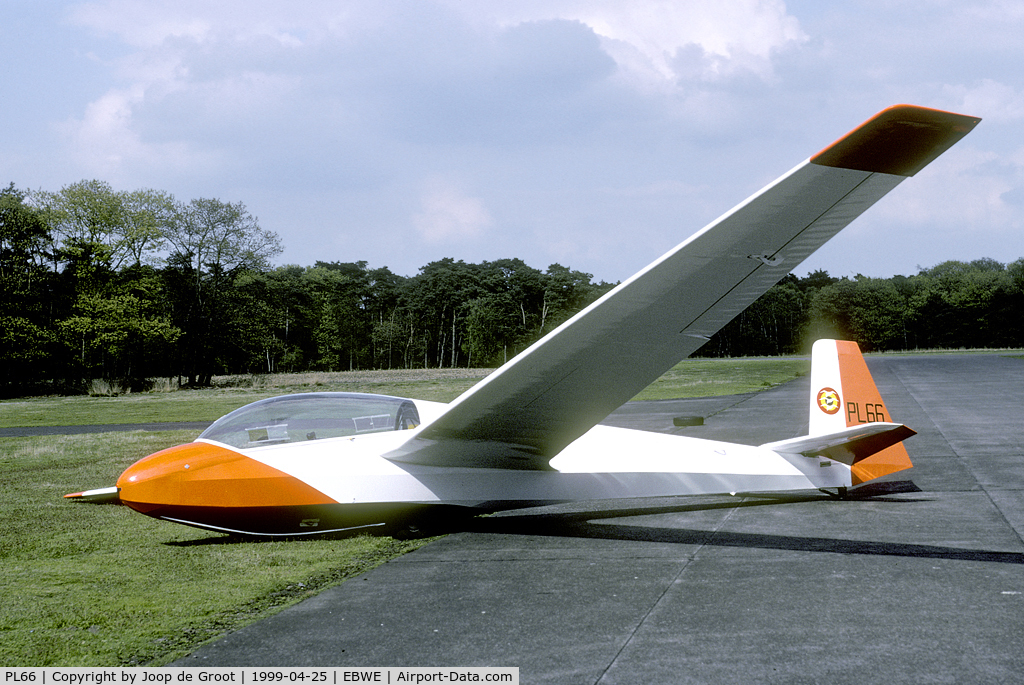 PL66, 1976 Schleicher ASK-13 C/N 13556, This glider was later sold as OO-YBV