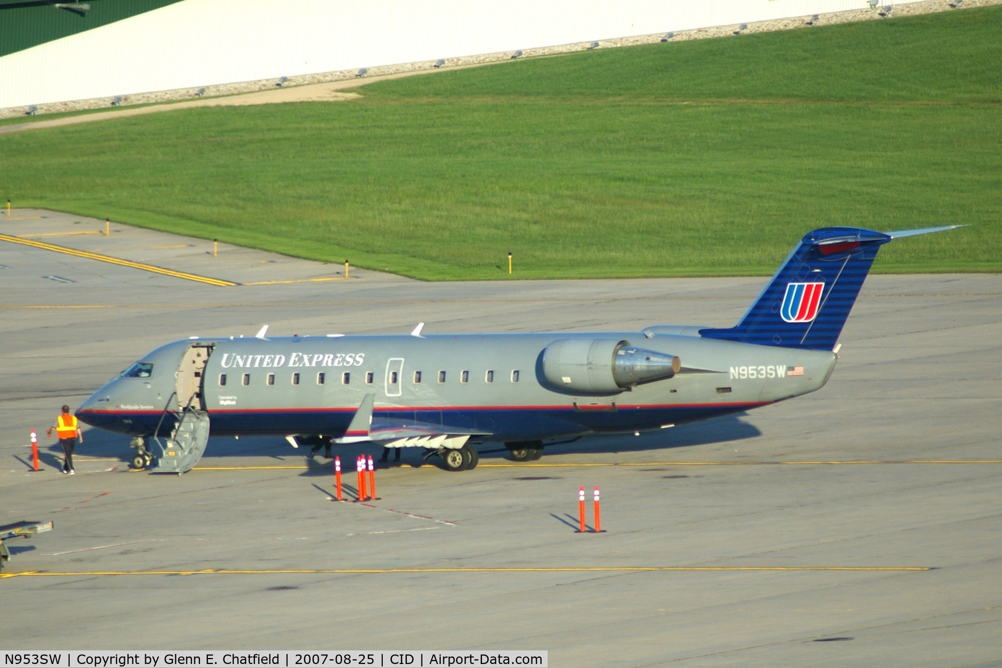 N953SW, 2003 Bombardier CRJ-200LR (CL-600-2B19) C/N 7813, All packed up and ready to close the door