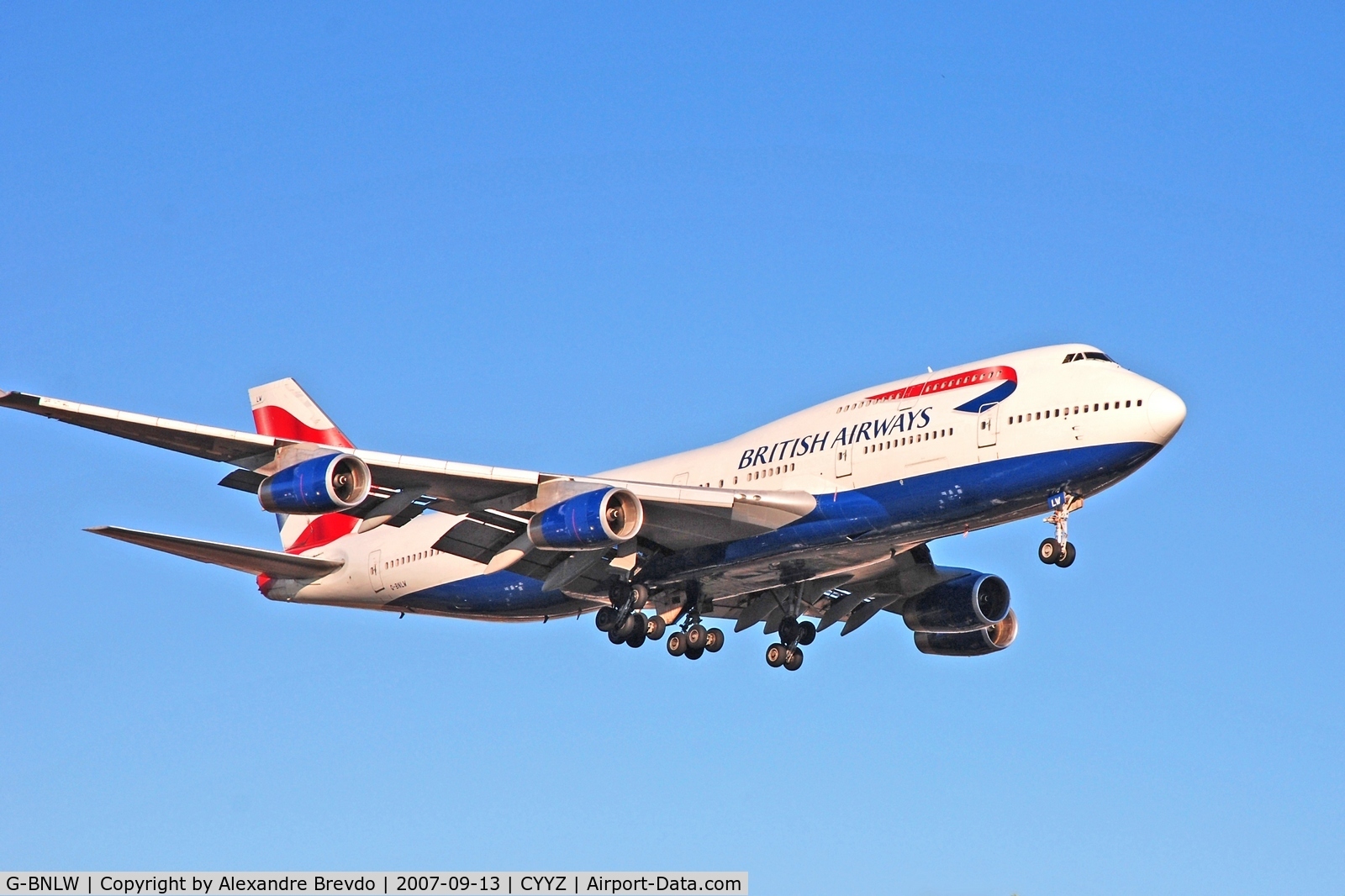 G-BNLW, 1992 Boeing 747-436 C/N 25432, British Airlines 747 landing at YYZ Toronto