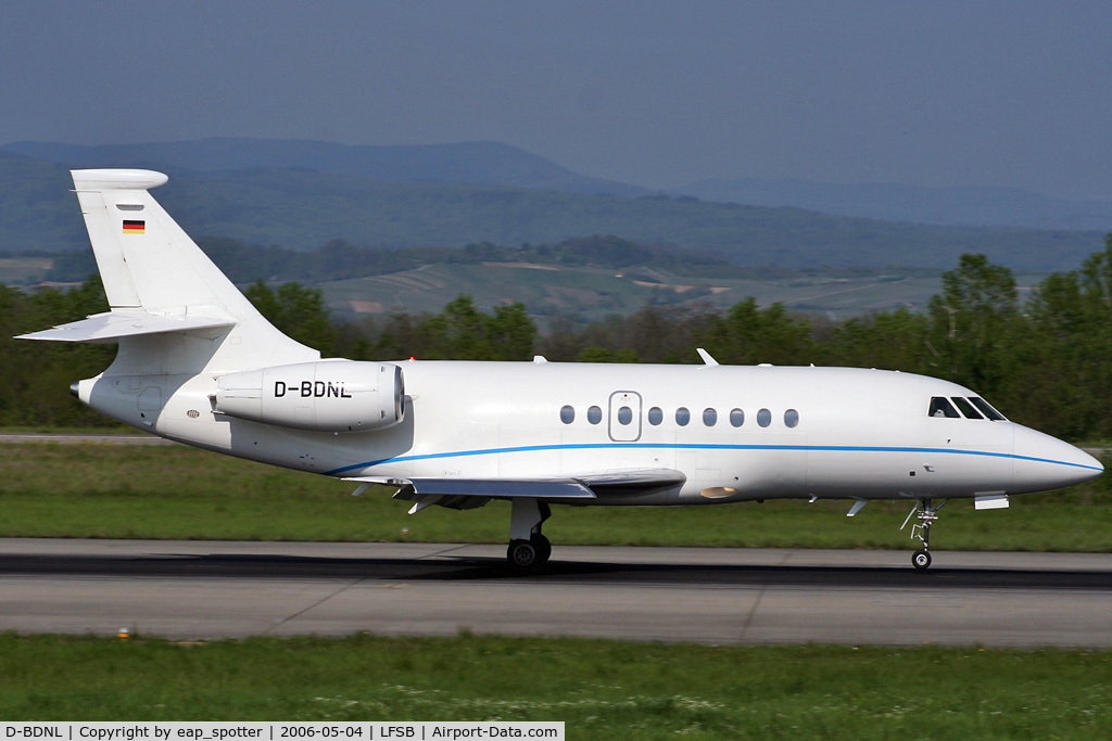 D-BDNL, 2000 Dassault Falcon 2000 C/N 119, departing rwy 16