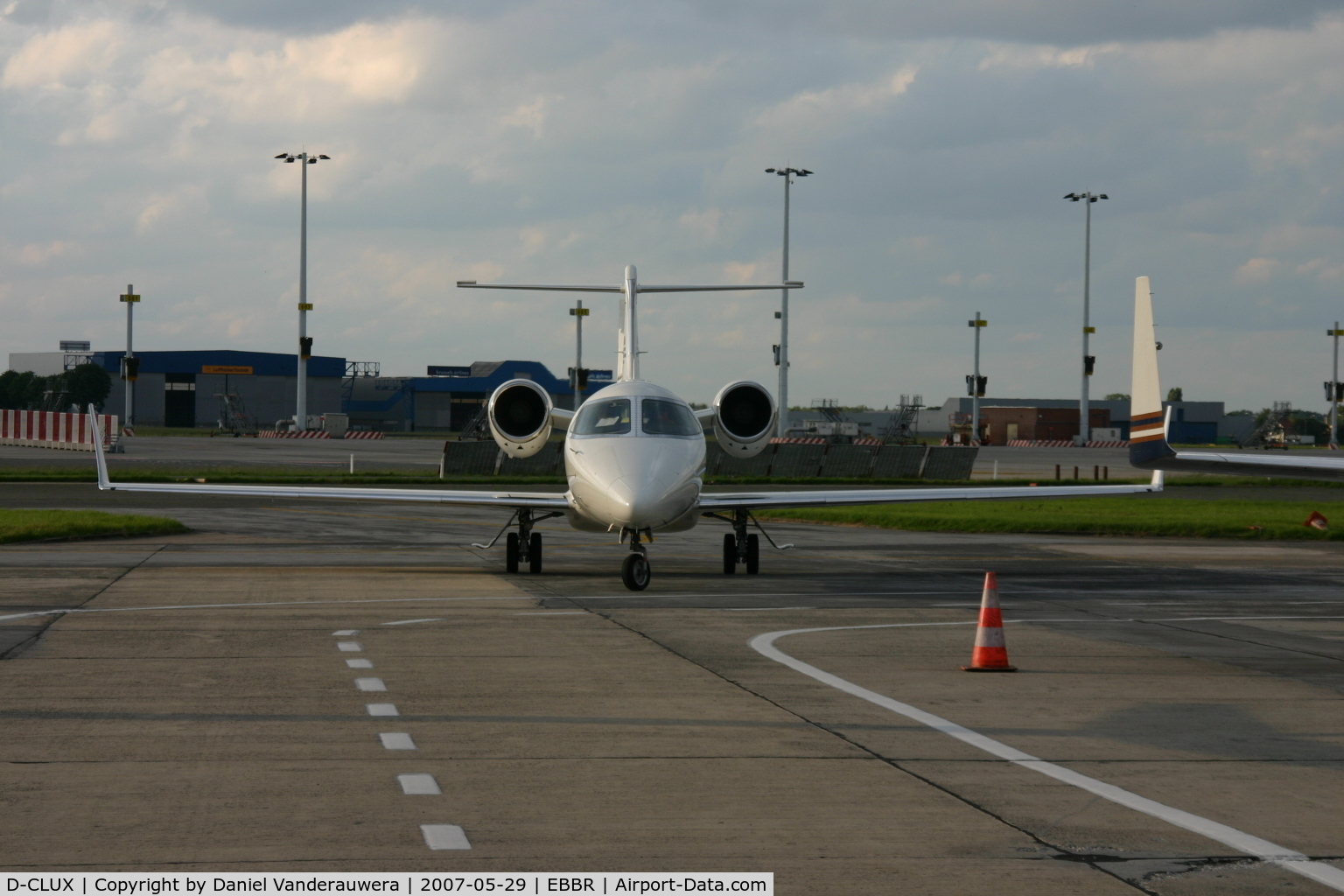 D-CLUX, Bombardier Learjet 40 C/N 40-2061, manoeuvring on Abelag apron