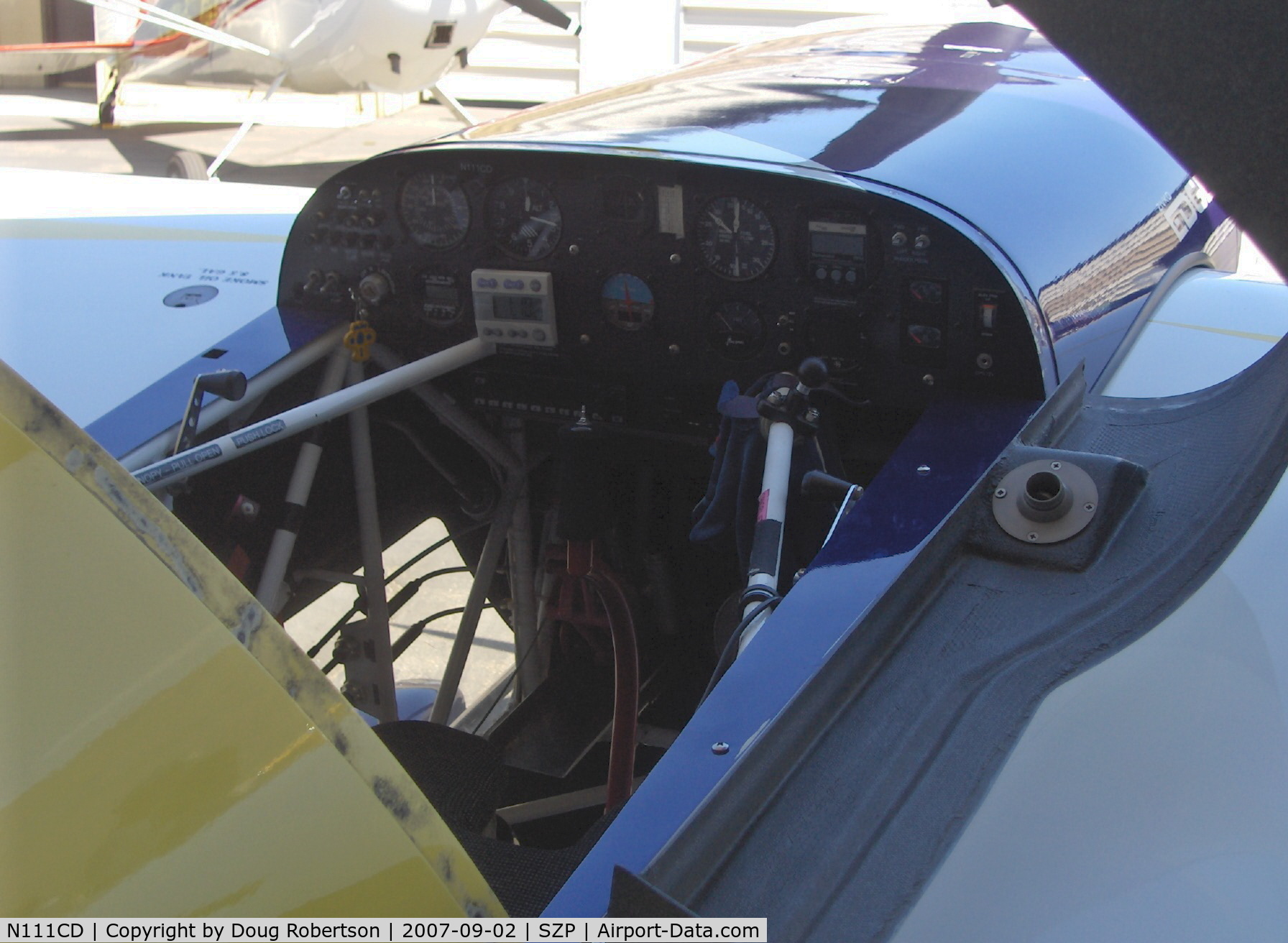 N111CD, 1999 Zivko Edge 540 C/N 0026, 1999 Zivco EDGE 540 Aerobatic, Lycoming AEIO-540 330 Hp, panel