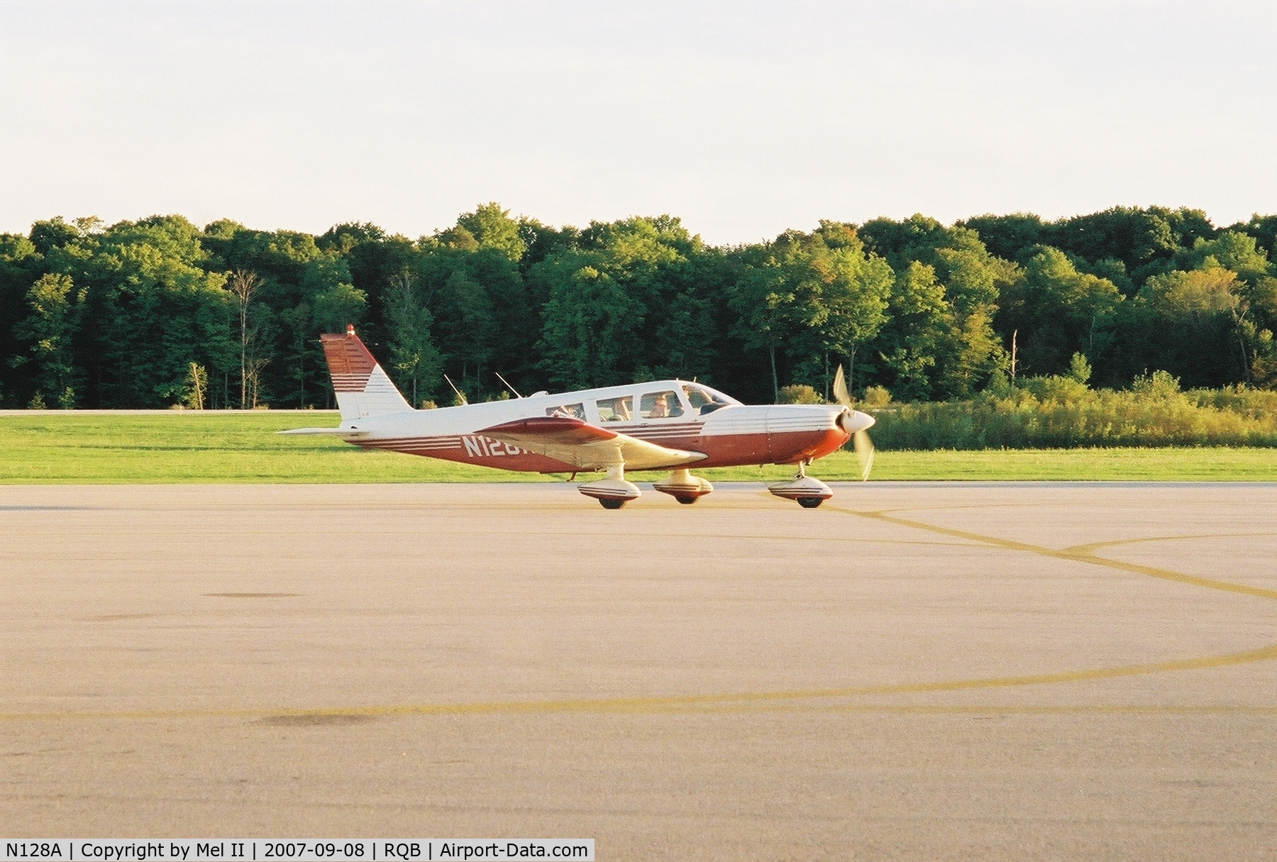 N128A, 1967 Piper PA-32-300 Cherokee Six C/N 32-40354, Taxi from landing RWY 9 @ Roben-Hood Airport (RQB)