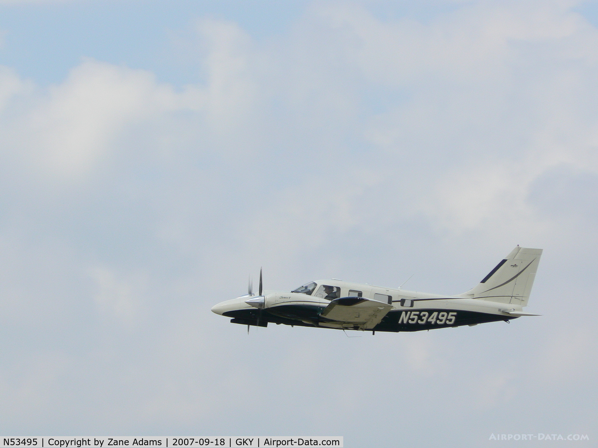 N53495, 2002 Piper PA-34-220T C/N 3449249, Takeoff from Arlington Muni