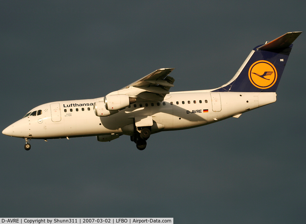 D-AVRE, 1995 British Aerospace Avro 146-RJ85 C/N E.2261, Landing rwy 32R