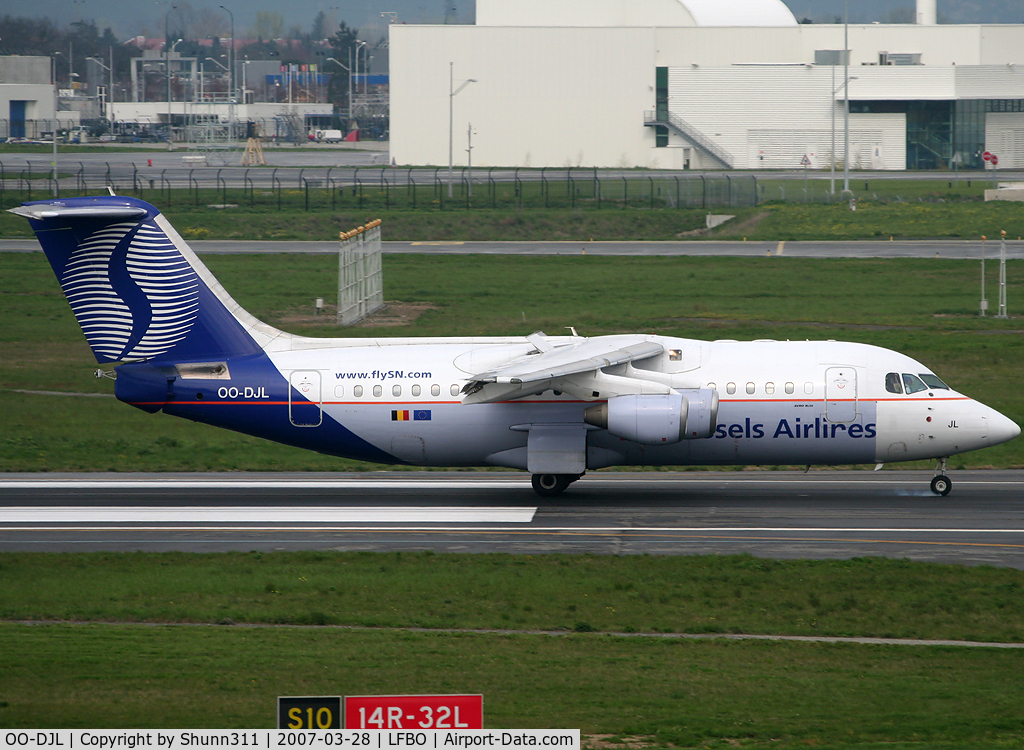 OO-DJL, 1995 British Aerospace Avro 146-RJ85 C/N E.2273, Landing rwy 14R