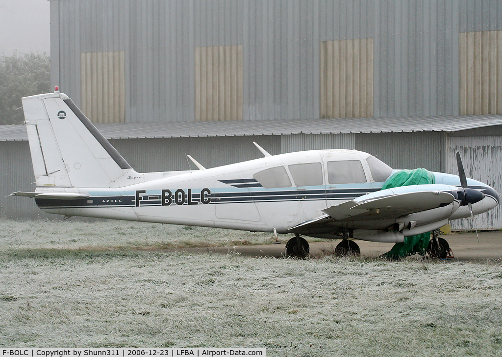 F-BOLC, 1966 Piper PA-23-250 Aztec C/N 273382, Based here