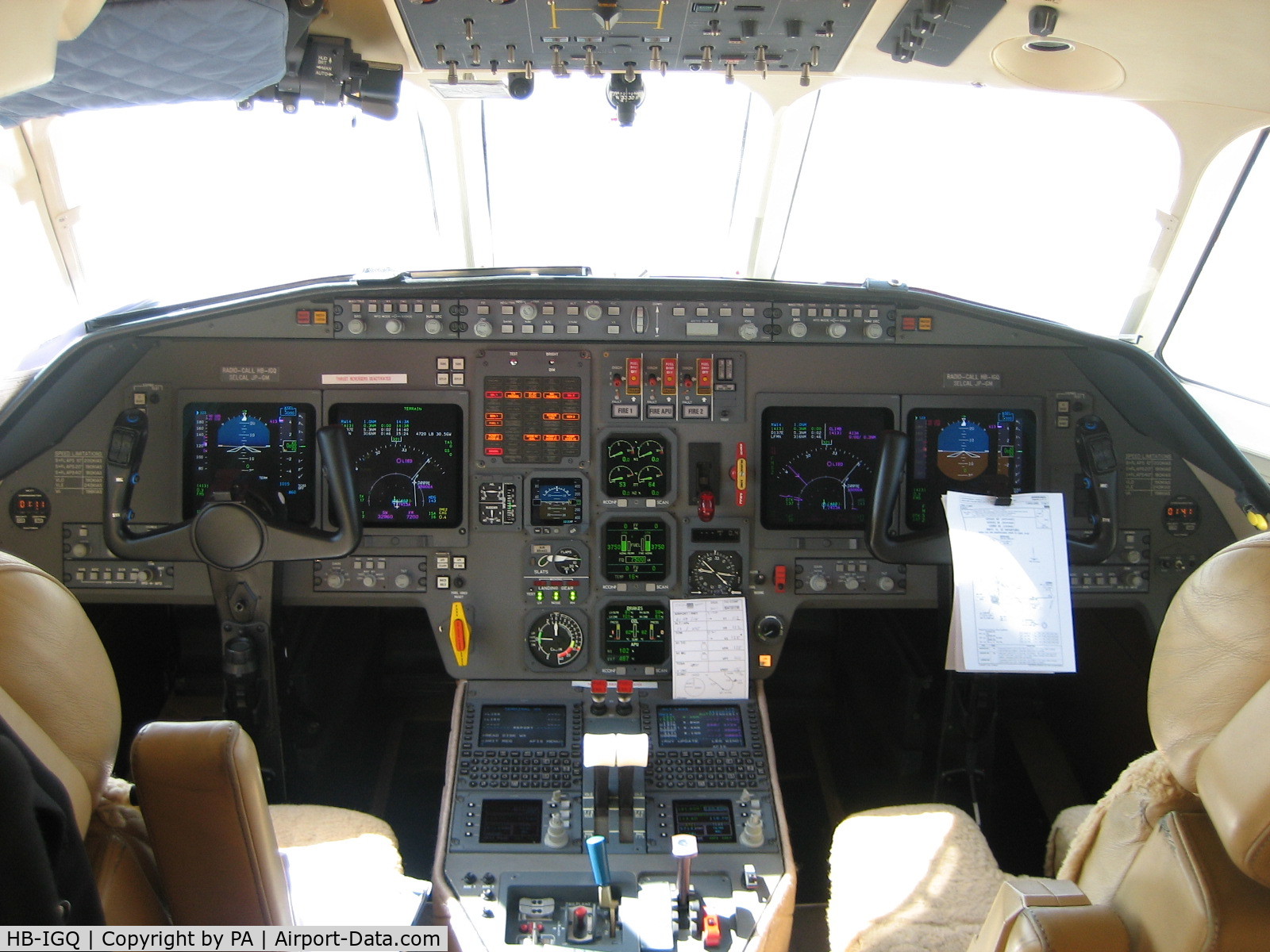 HB-IGQ, 2003 Dassault Falcon 2000EX C/N 9, COCKPIT