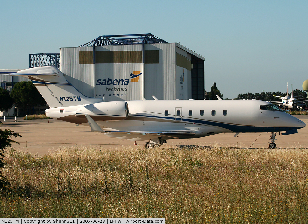N125TM, 2006 Bombardier Challenger 300 (BD-100-1A10) C/N 20104, Parked at the terminal