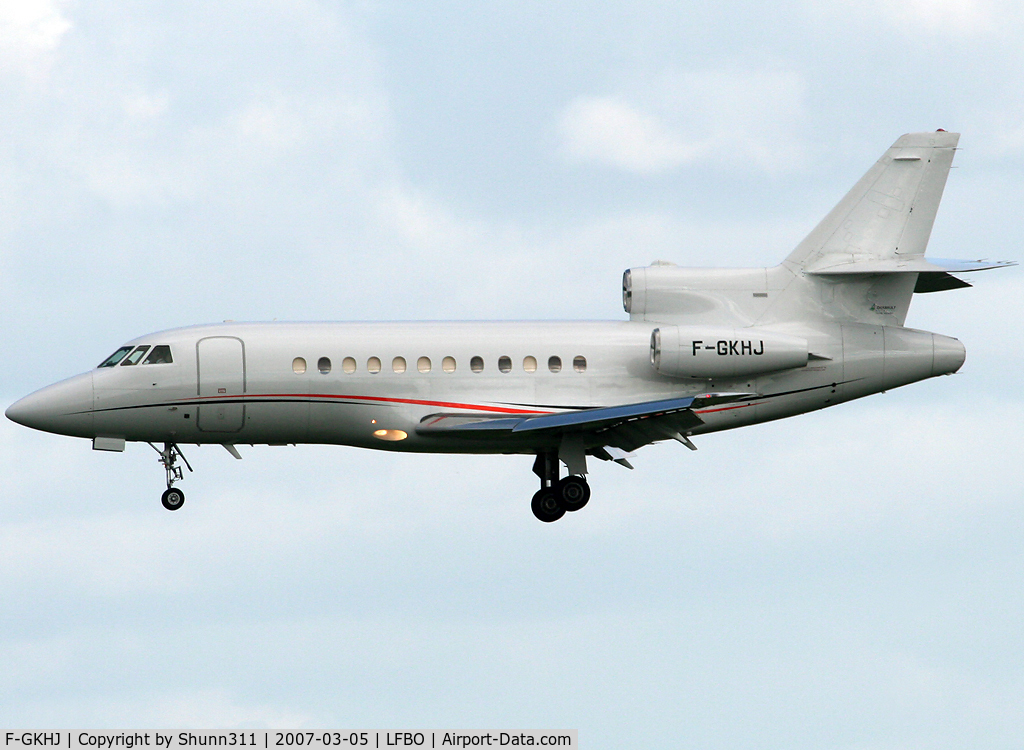 F-GKHJ, 1987 Dassault Falcon 900B C/N 011, Landing rwy 32R with Mr Sarkozy on board...