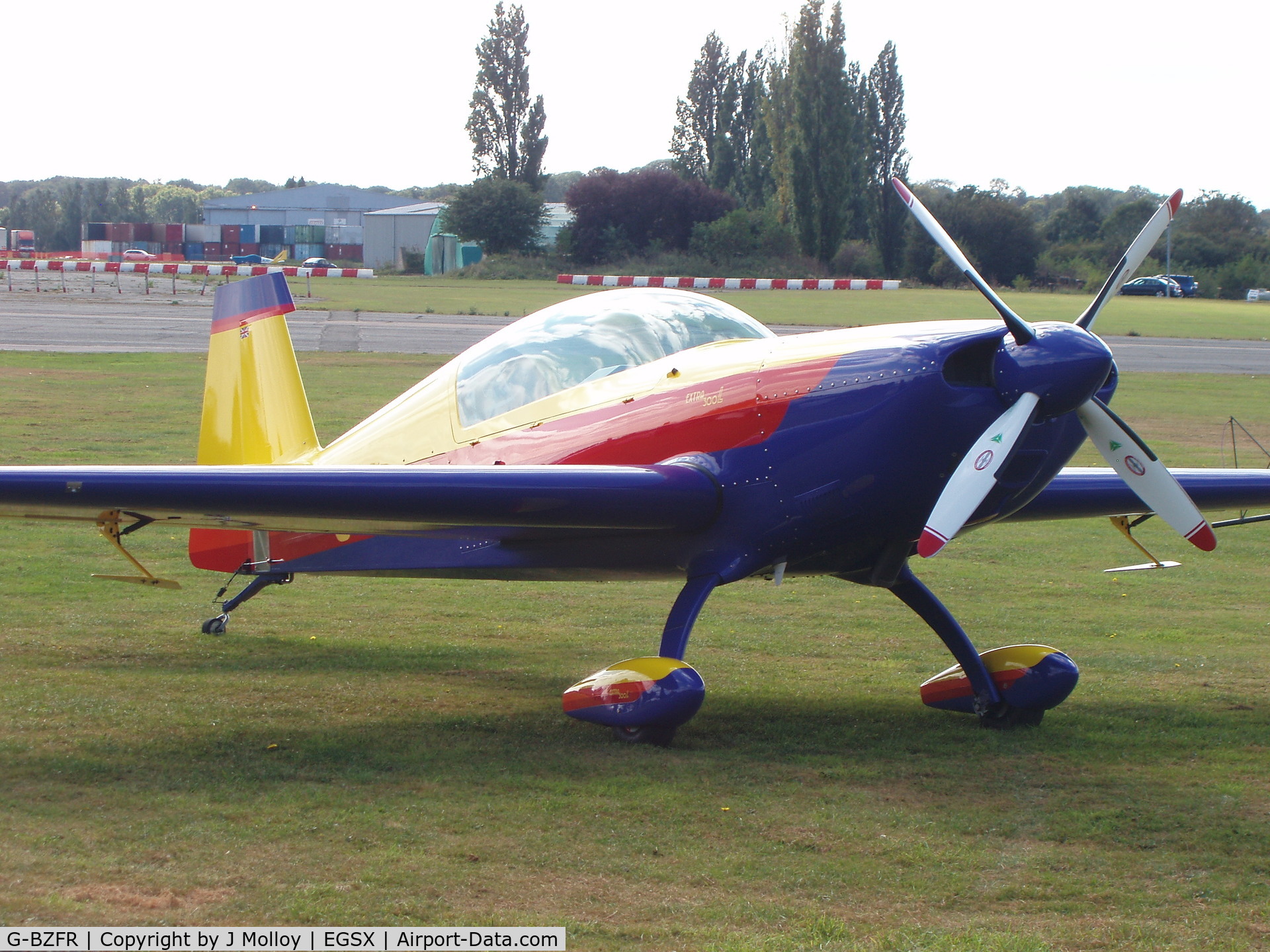 G-BZFR, 2000 Extra EA-300L C/N 203, extra 300L