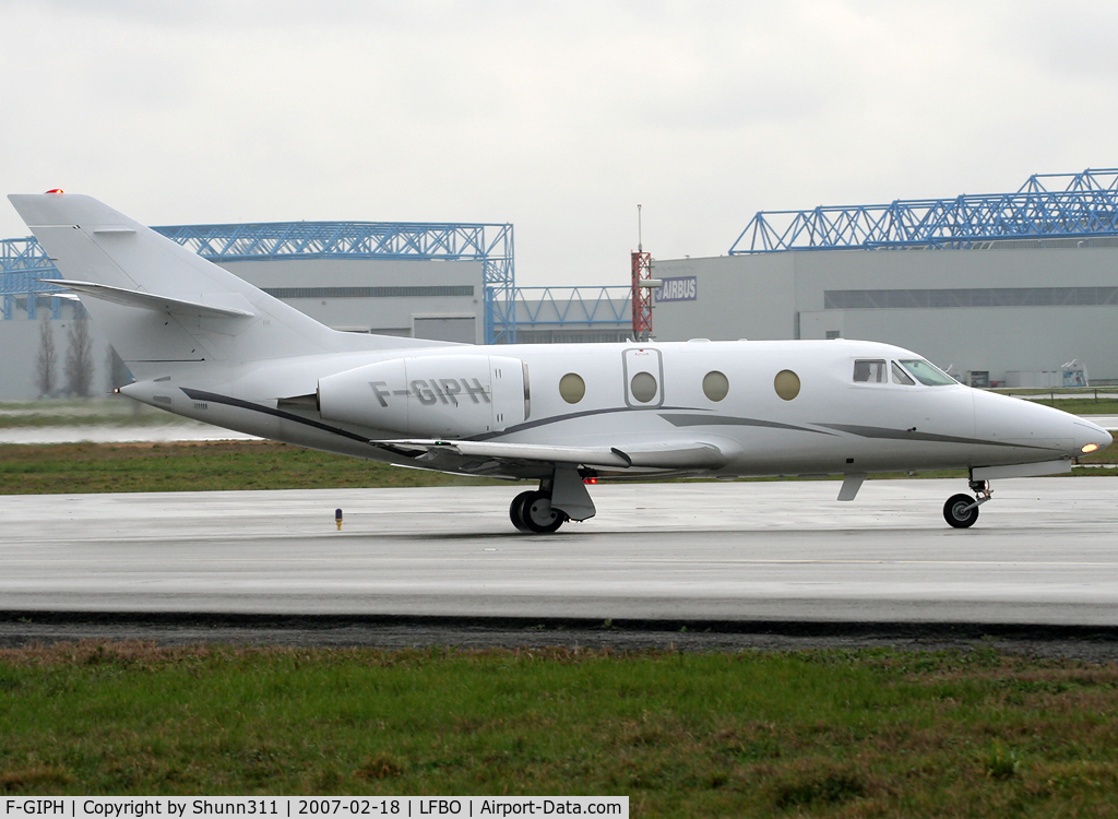 F-GIPH, Dassault Falcon 100 C/N 194, Regourd Avn new c/s... Line up rwy 14L