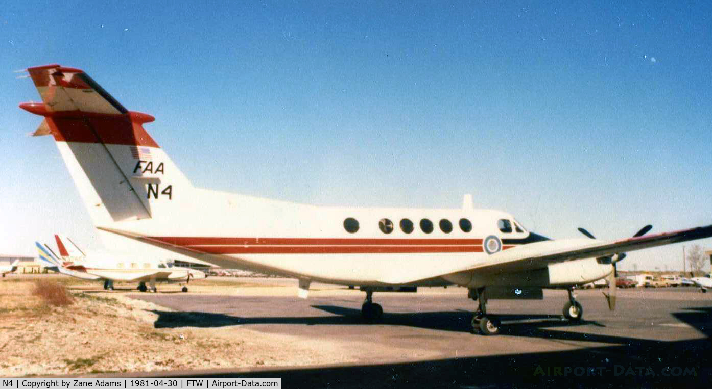 N4, 1976 Beech 200 King Air C/N BB-88, FAA Beechcraft King Air - Red