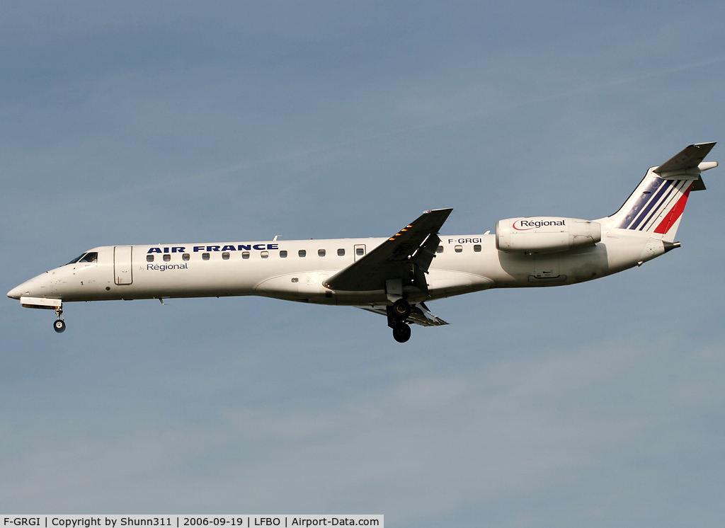 F-GRGI, 1999 Embraer EMB-145EU (ERJ-145EU) C/N 145152, Landing rwy 32L