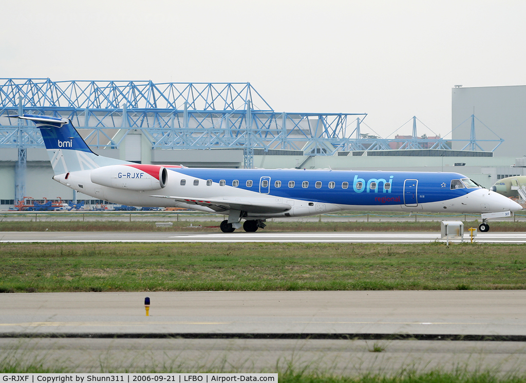 G-RJXF, 2000 Embraer EMB-145EP (ERJ-145EP) C/N 145280, Arriving rwy 32R