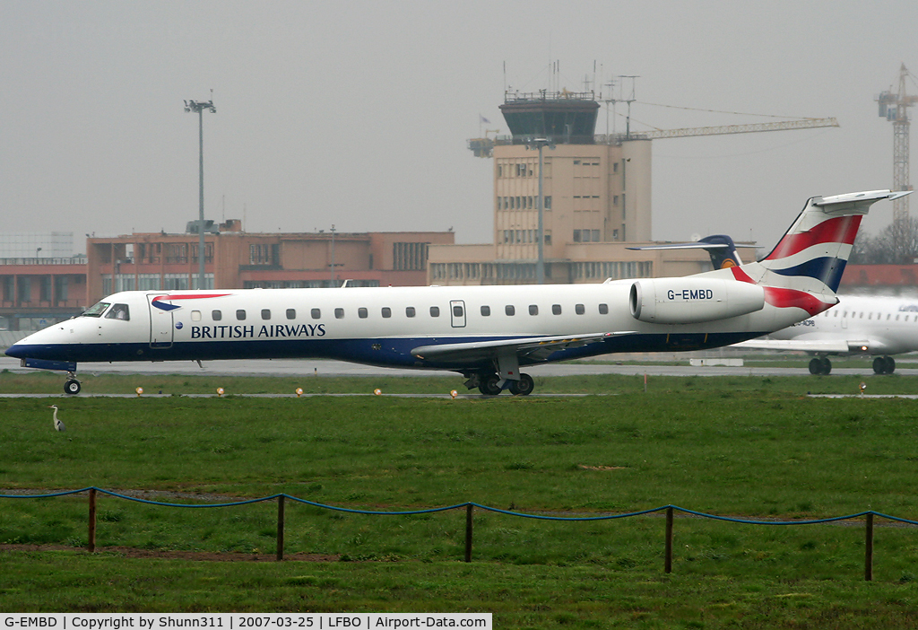 G-EMBD, 1998 Embraer EMB-145EU (ERJ-145EU) C/N 145039, Line up rwy 32R for departure
