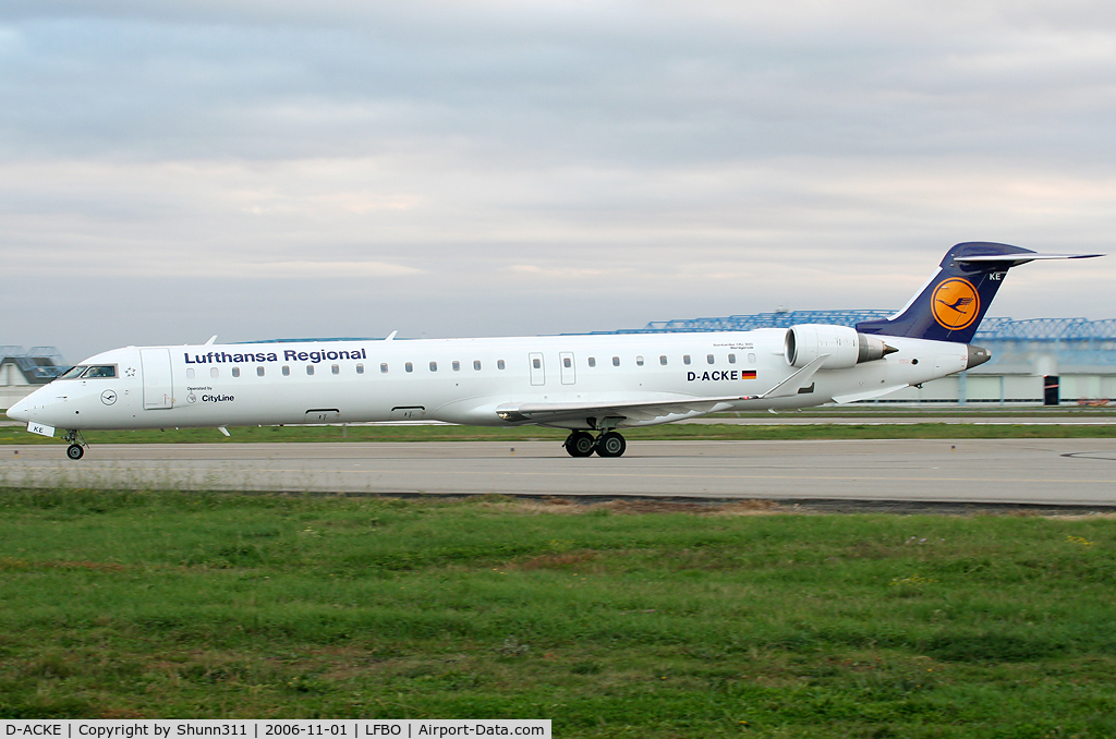 D-ACKE, 2006 Bombardier CRJ-900LR (CL-600-2D24) C/N 15081, Taxiing to the terminal