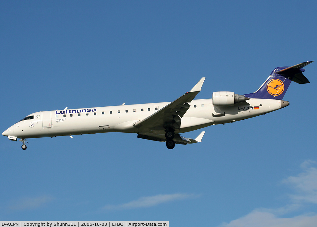 D-ACPN, 2003 Bombardier CRJ-701ER (CL-600-2C10) Regional Jet C/N 10083, Landing rwy 32L