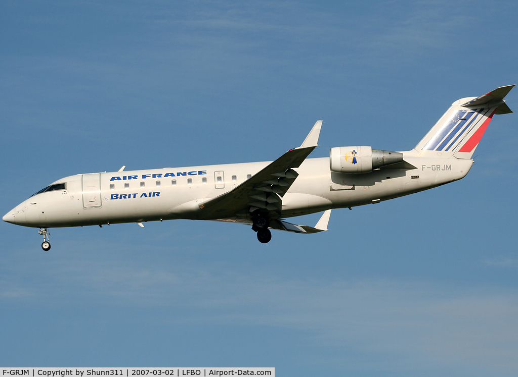 F-GRJM, 1998 Canadair CRJ-100ER (CL-600-2B19) C/N 7222, Landing rwy 32L