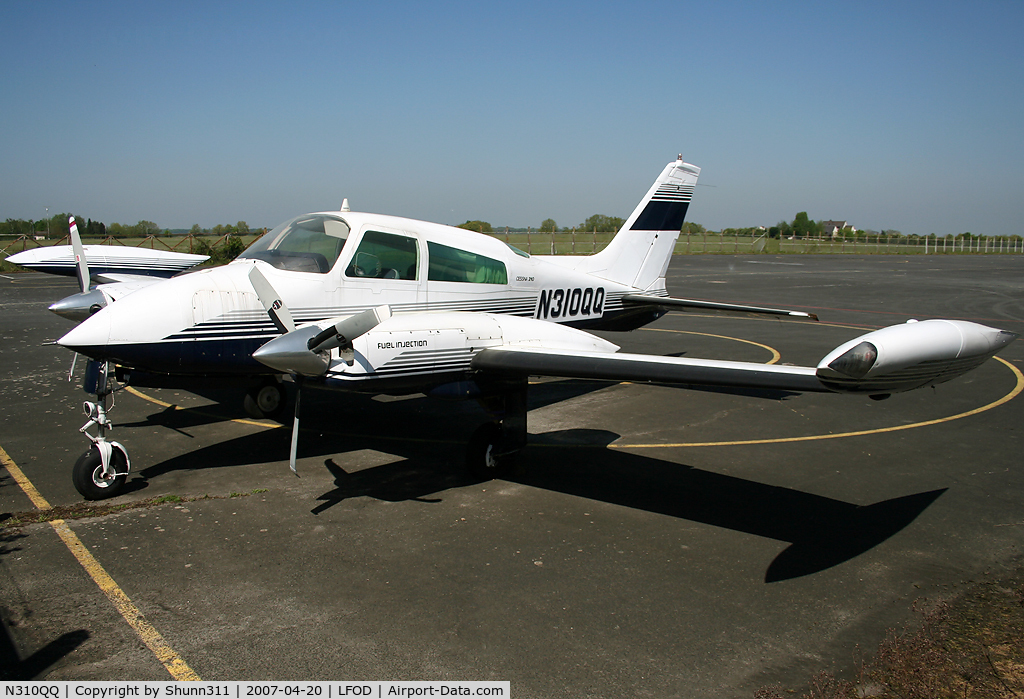 N310QQ, 1973 Cessna 310Q C/N 310Q0695, Parked at Saumur with the left wing damaged