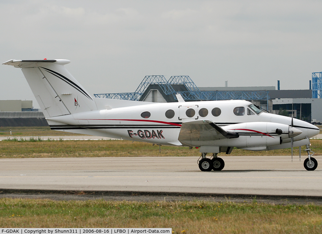 F-GDAK, 1981 Beech F90 King Air C/N LA-141, Taxiing only point rwy 14L for departure