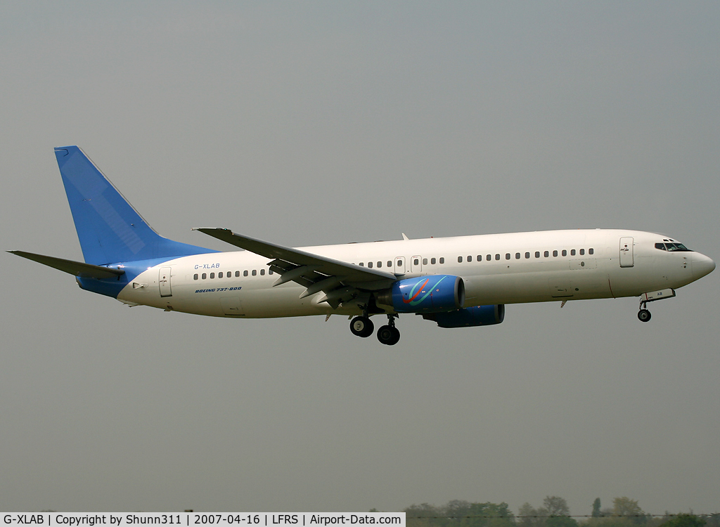 G-XLAB, 1998 Boeing 737-8Q8 C/N 28218, Landing rwy 03