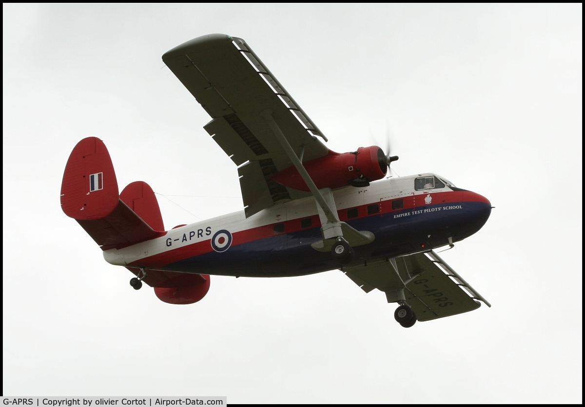 G-APRS, 1959 Scottish Aviation Twin Pioneer CC.2 C/N 561, fighting against the Wind at Duxford sep 2006 airshow