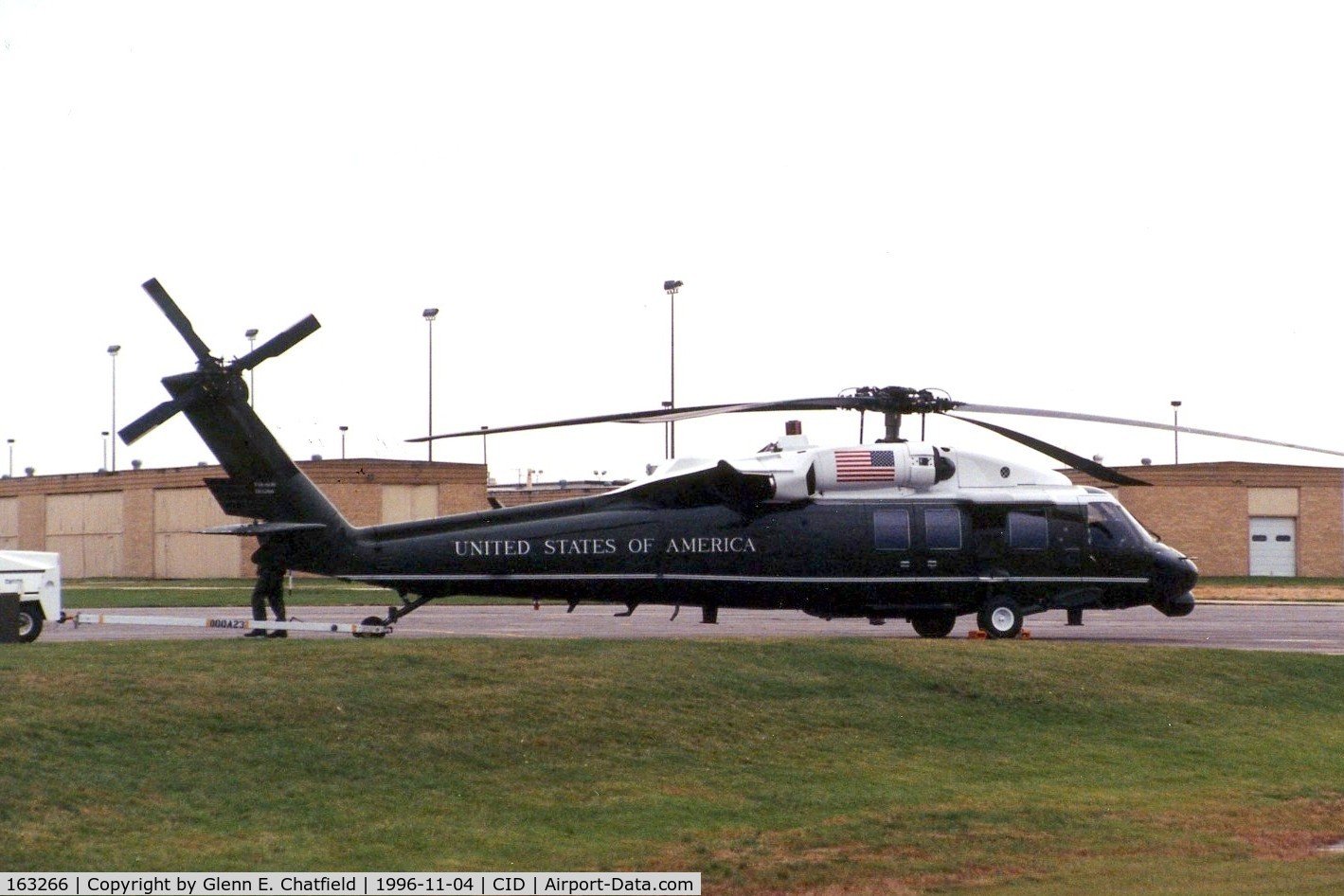 163266, 1988 Sikorsky VH-60N Whitehawk C/N 70-1211, Marine One in for a presidential visit