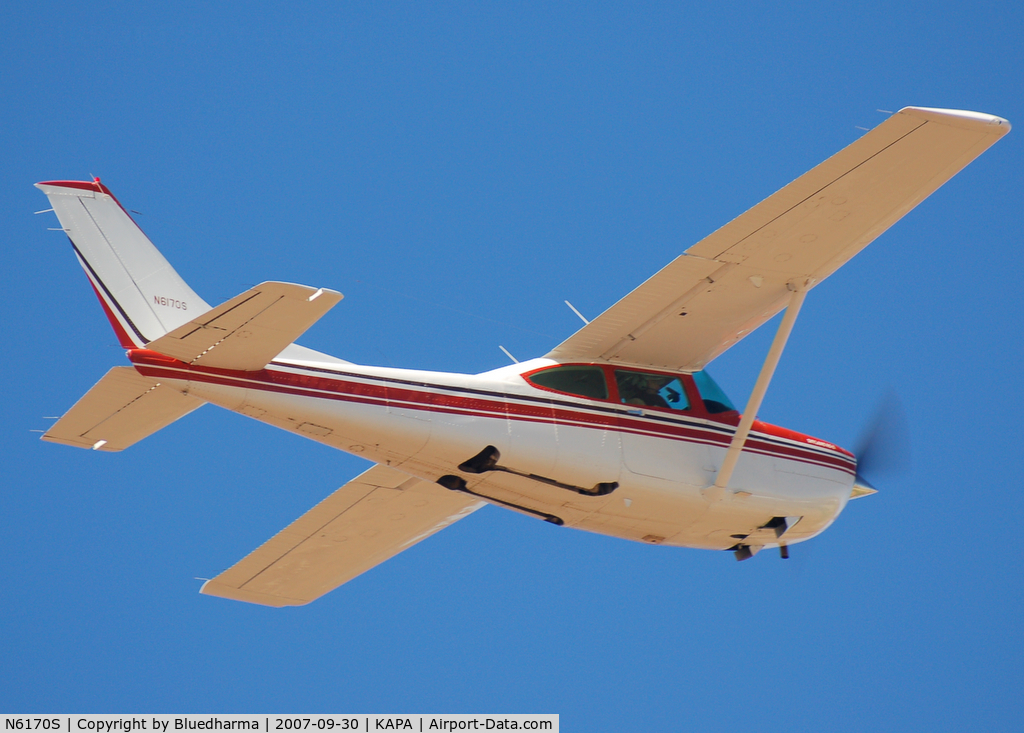 N6170S, 1980 Cessna TR182 Turbo Skylane RG C/N R18201637, FlyPast (Gear Up)