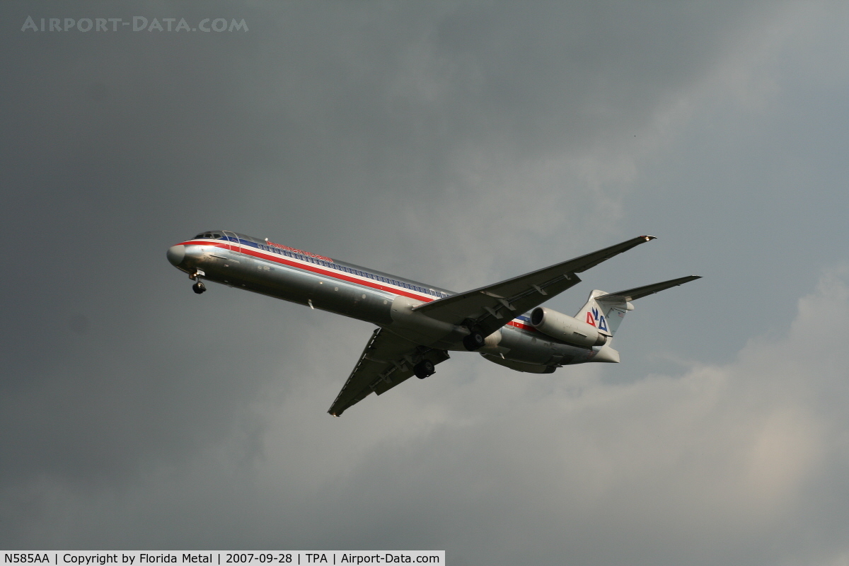 N585AA, 1991 McDonnell Douglas MD-82 (DC-9-82) C/N 53248, American