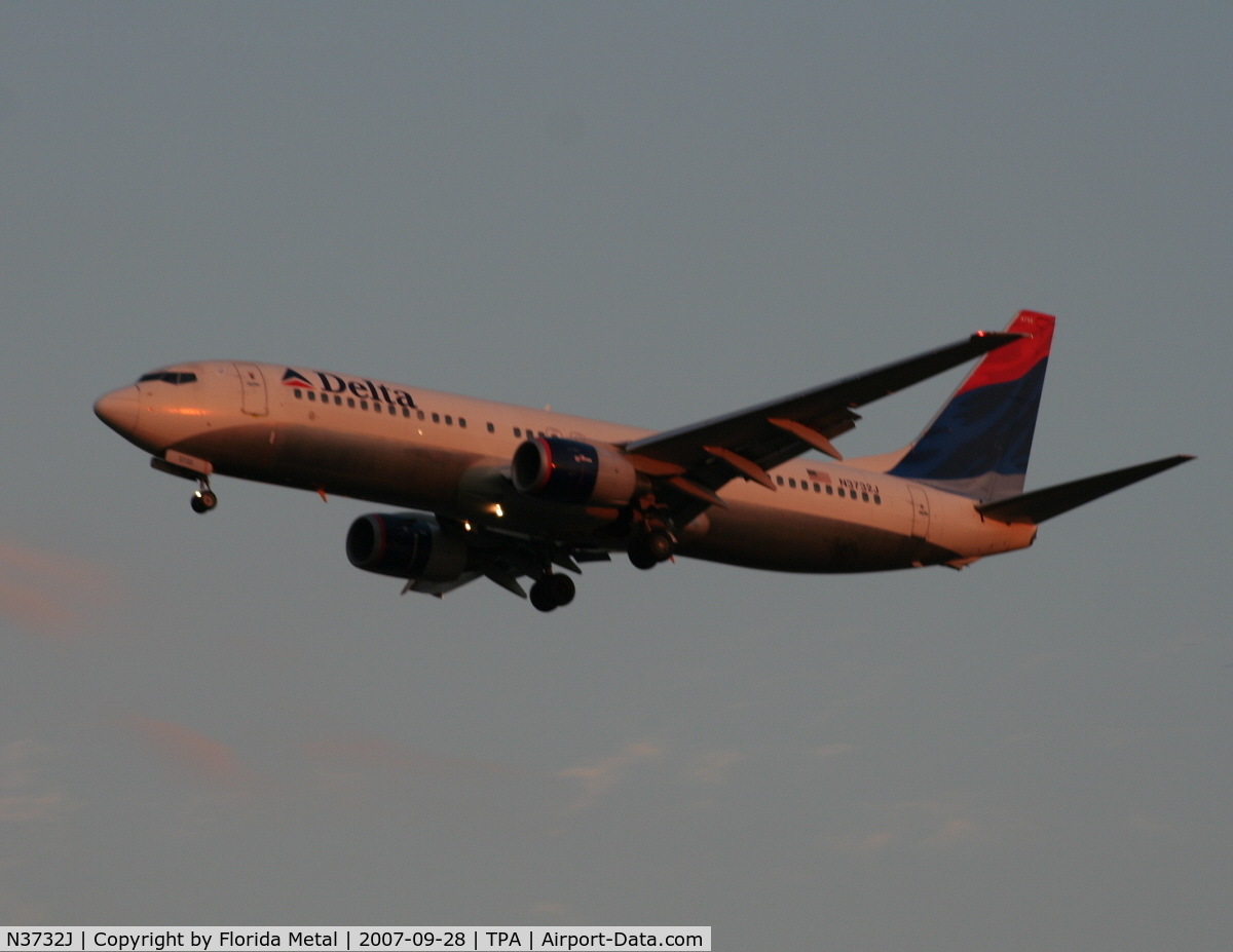 N3732J, 2000 Boeing 737-832 C/N 30380, Delta