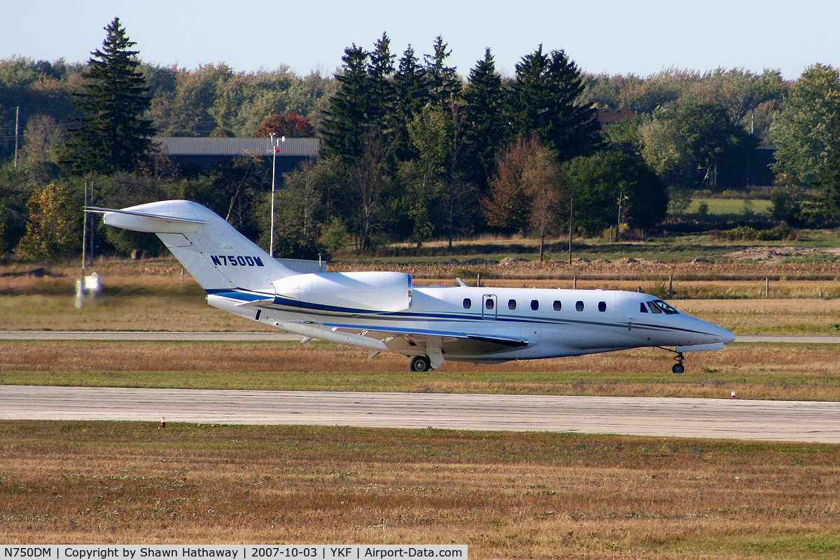 N750DM, 2001 Cessna 750 Citation X C/N 750-0146, Taixing to runway 25, Waterloo Regional Airport