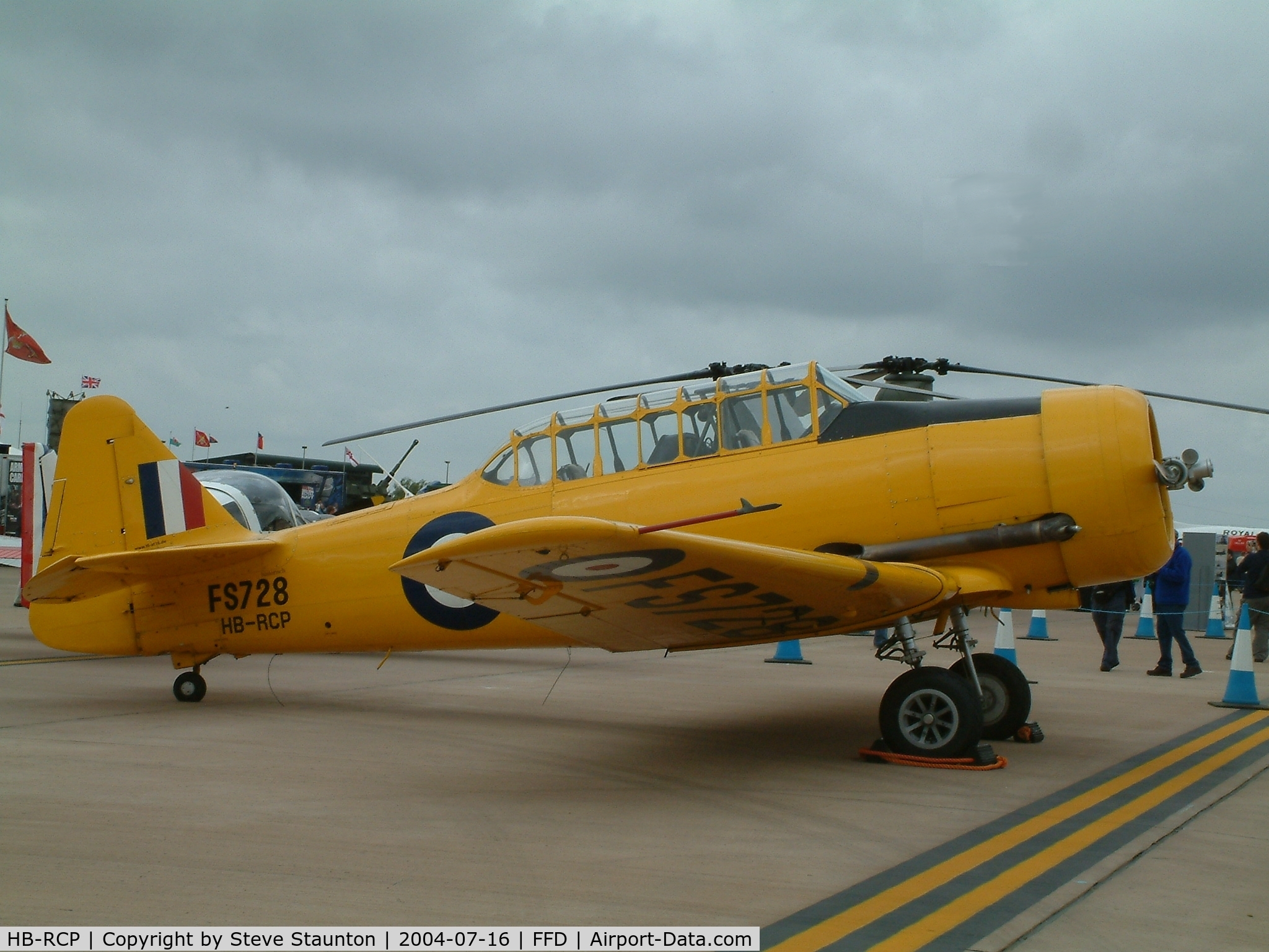 HB-RCP, 1943 Noorduyn AT-16 Harvard IIB C/N 14A-868, Royal International Air Tattoo 2004