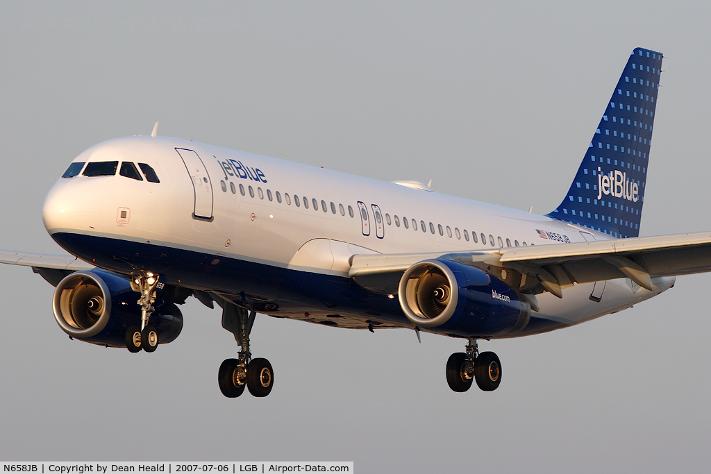 N658JB, 2007 Airbus A320-232 C/N 3150, Jet Blue N658JB (FLT JBU937) from Chicago O'Hare Int'l (KORD) on short-final to RWY 30.