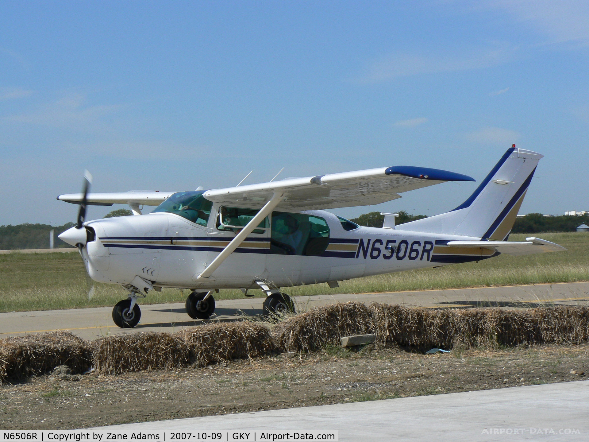 N6506R, Cessna U206C Super Skywagon C/N U206-0969, Taxi out for takeoff.
