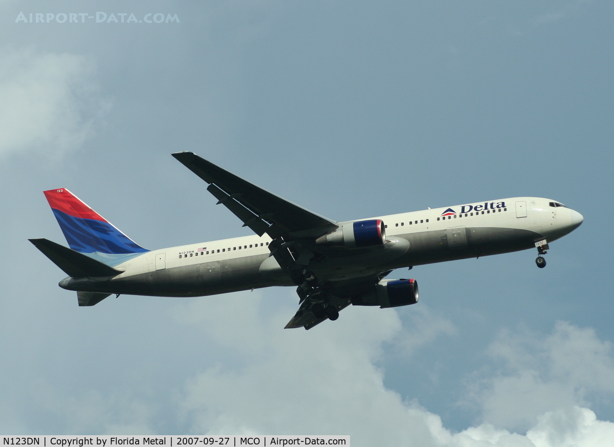 N123DN, 1987 Boeing 767-332 C/N 23437, Delta