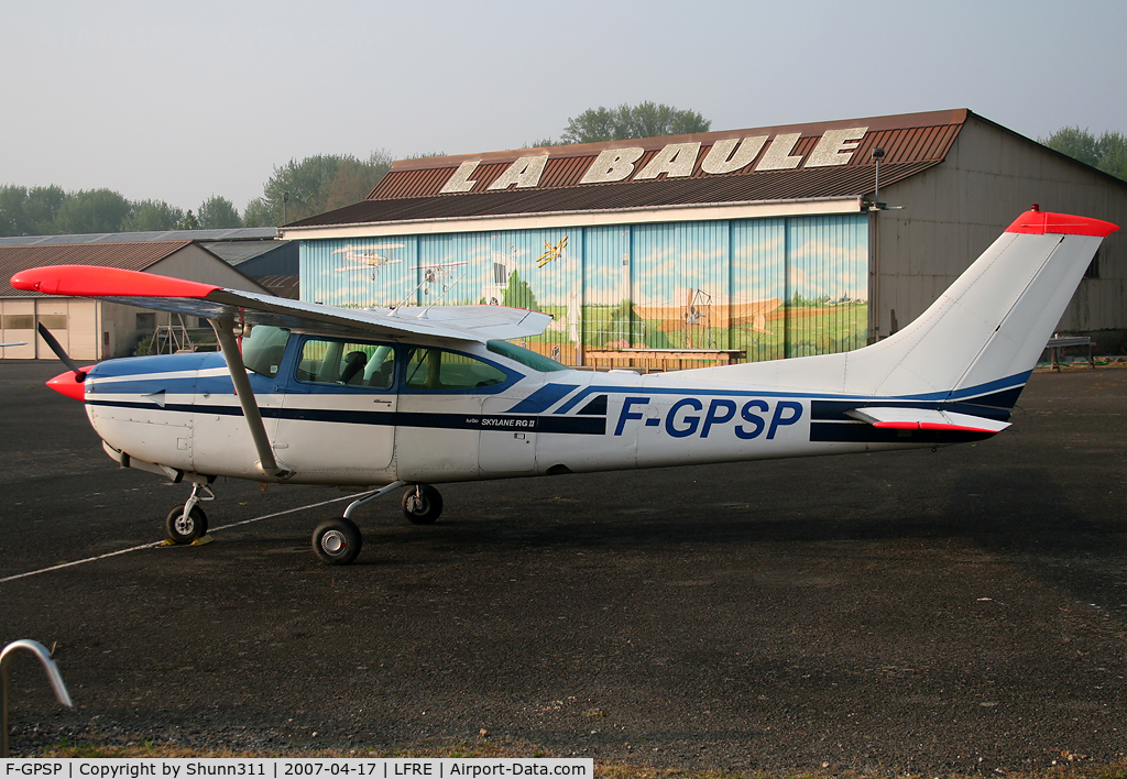 F-GPSP, Cessna TR182 Turbo Skylane RG Turbo Skylane RG C/N R-18200860, On the apron...