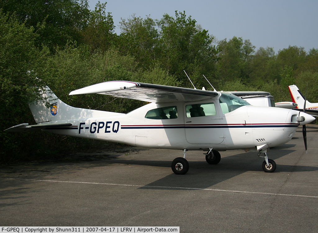 F-GPEQ, Cessna 210L Centurion C/N 21060712, On the maintenance area near the airclub