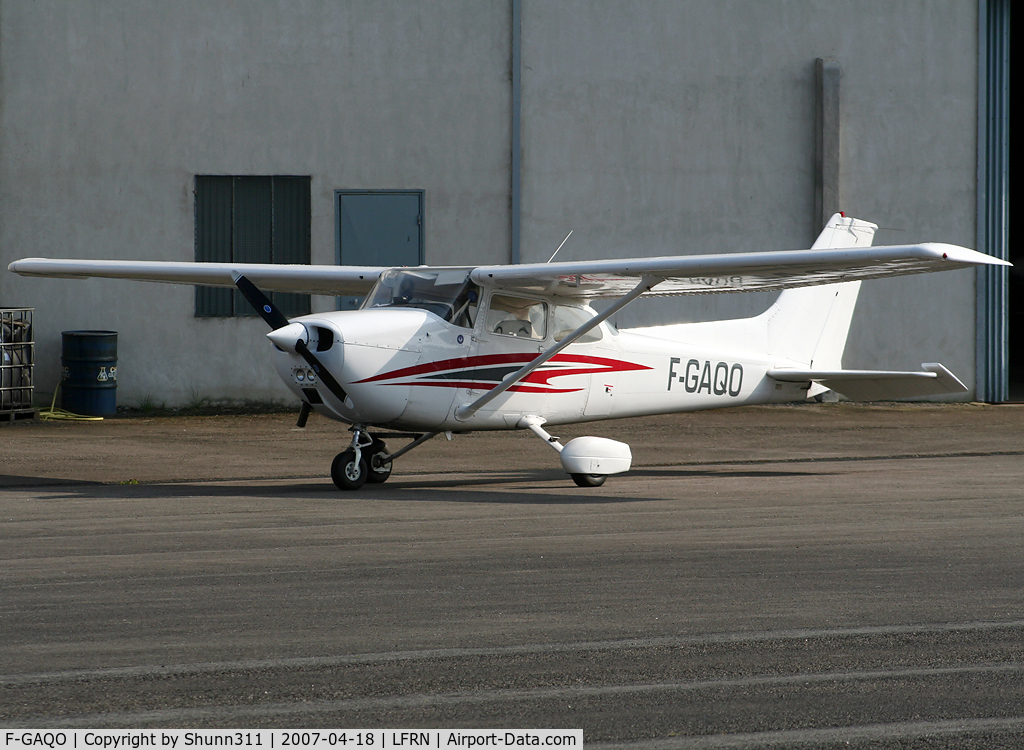 F-GAQO, Reims F172M Skyhawk Skyhawk C/N 1501, Parked at the Airclub...