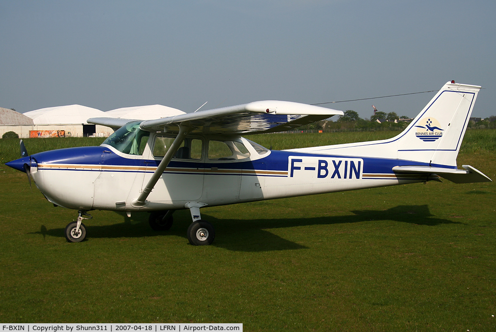 F-BXIN, Reims F172M Skyhawk Skyhawk C/N 1331, Parked at the Yankee Delta area...