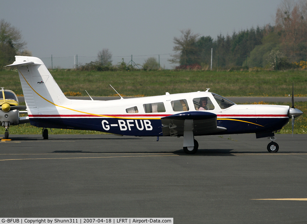 G-BFUB, 1978 Piper PA-32RT-300 Lance II C/N 32R-7885052, Departing from the airport