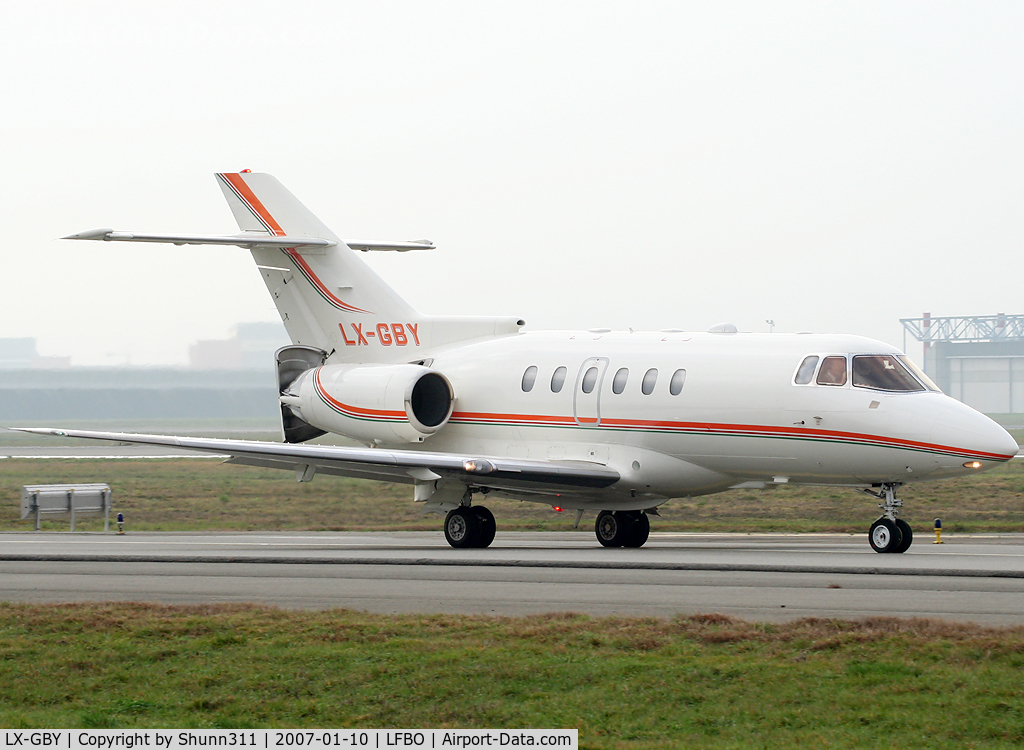 LX-GBY, 1998 Raytheon Hawker 800XP C/N 258392, Taxiing holding point rwy 14L for departure