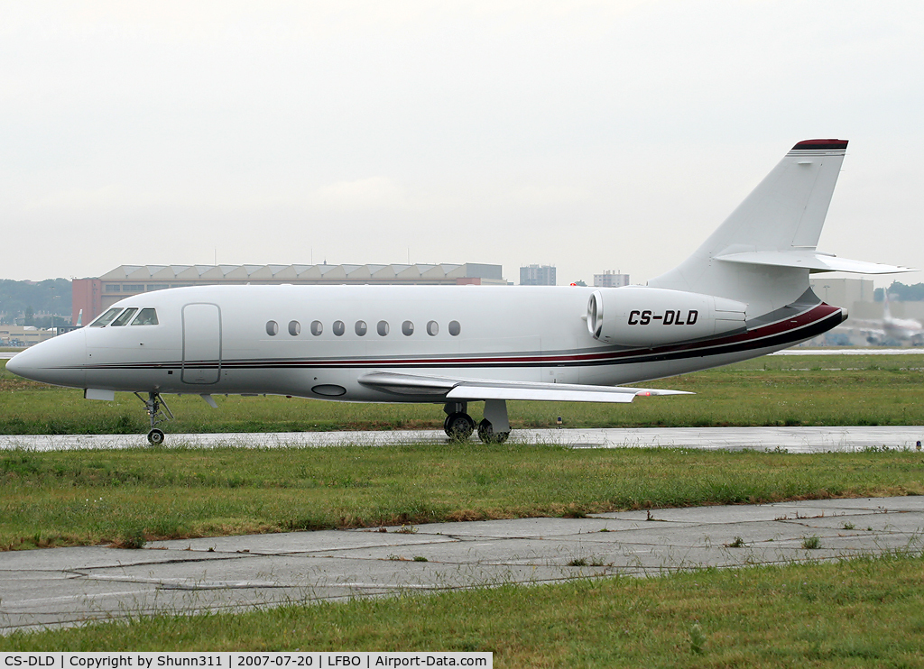 CS-DLD, 2007 Dassault Falcon 2000EX C/N 109, Taxiing holy point rwy 32R for departure