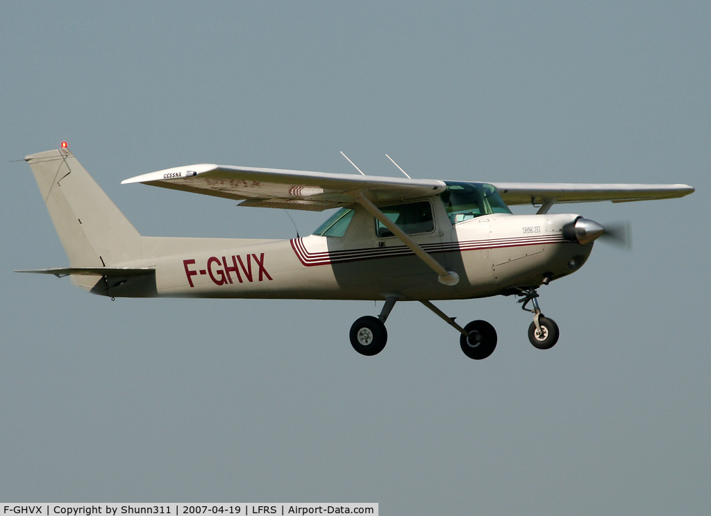 F-GHVX, Reims F152 C/N 152-85449, Landing rwy 03