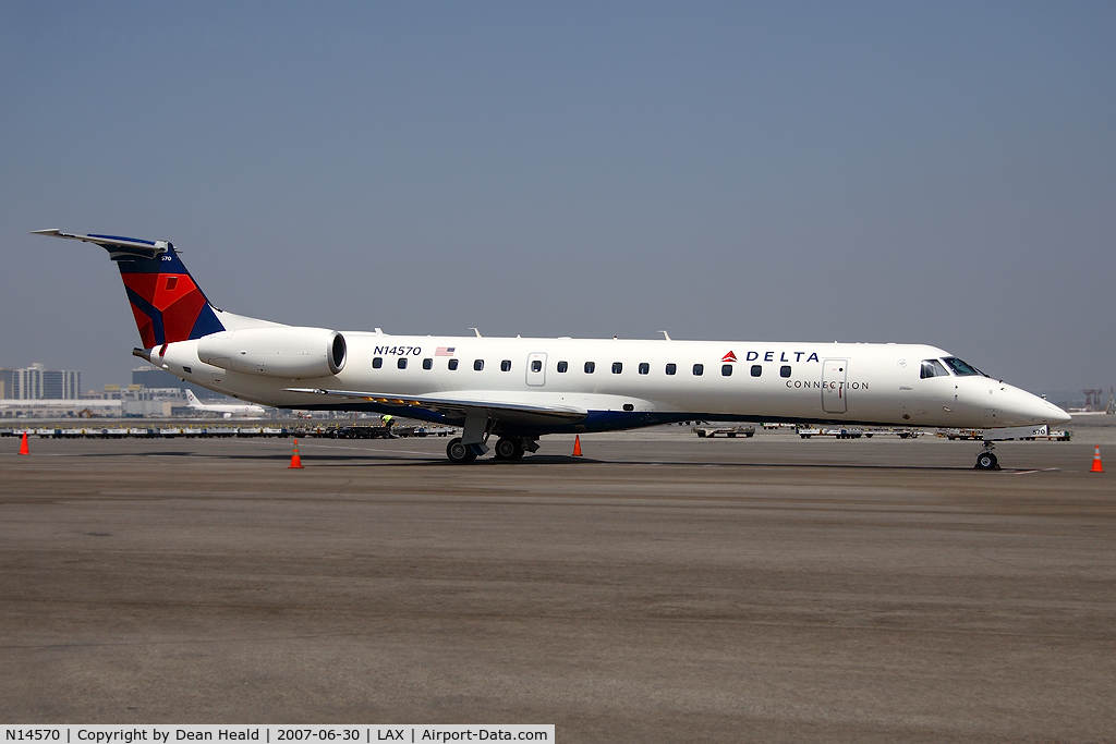 N14570, 2002 Embraer ERJ-145LR (EMB-145LR) C/N 145632, Delta Connection (by ExpressJet) N14570 on short-final to RWY 24R.