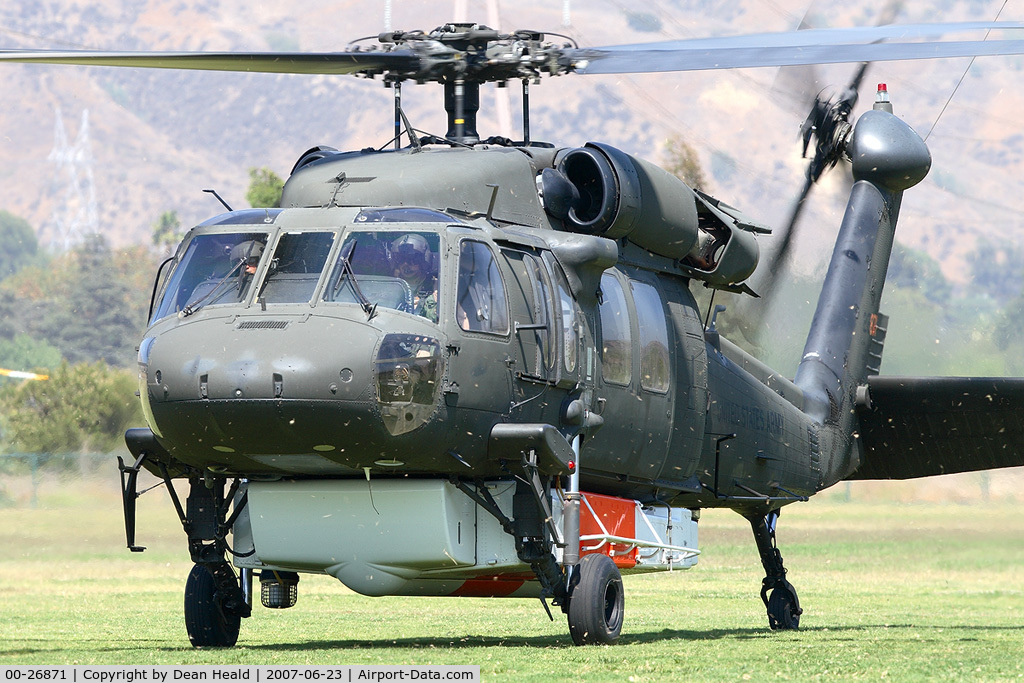 00-26871, Sikorsky UH-60L Black Hawk C/N 70-0696, Ready for departure from Hansen Dam Park.
