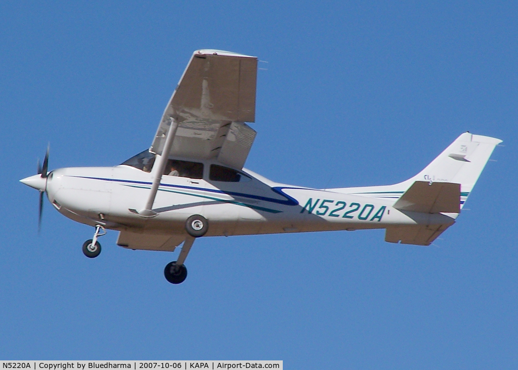 N5220A, 2002 Cessna 182T Skylane C/N 18281149, Approach to 17L