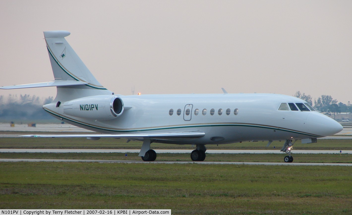 N101PV, 2003 Dassault FALCON 2000EX C/N 23, part of the Friday afternoon arrivals 'rush' at PBI